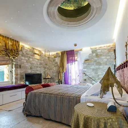 Medieval Tower In Sibillini Mountains Park Hébergement de vacances *